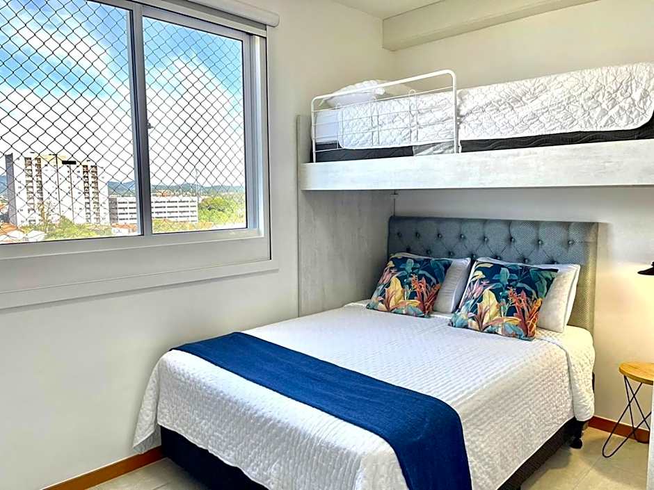 Celebrando a Vida! Piscina Aquecida, B. Carrero