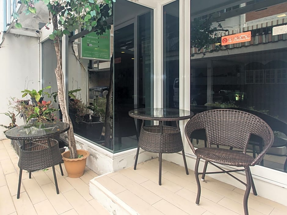 Nantra Ploenchit Hotel