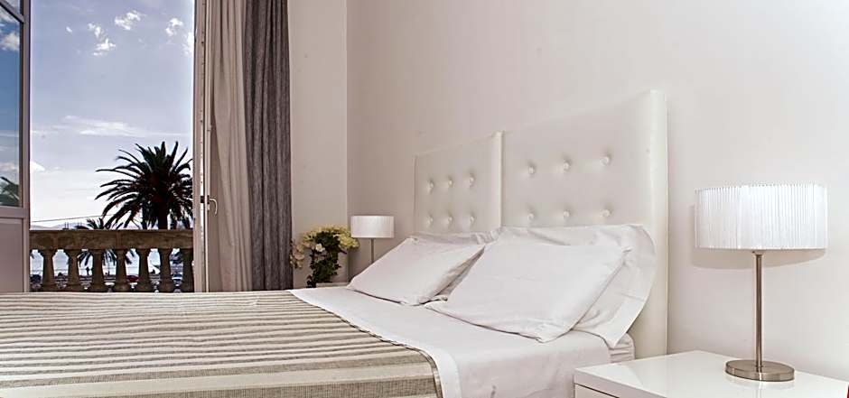 Blanco Rooms