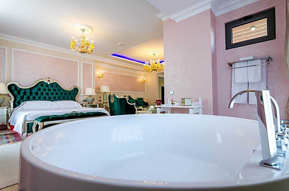 Phoenicia Royal Hotel