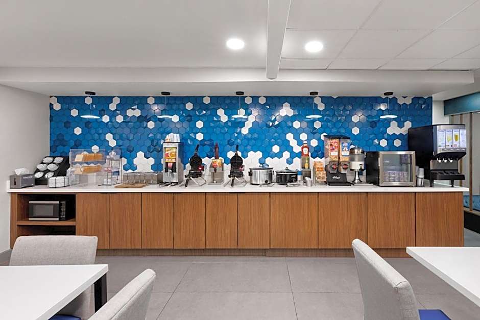 La Quinta Inn & Suites by Wyndham Houston Stafford Sugarland