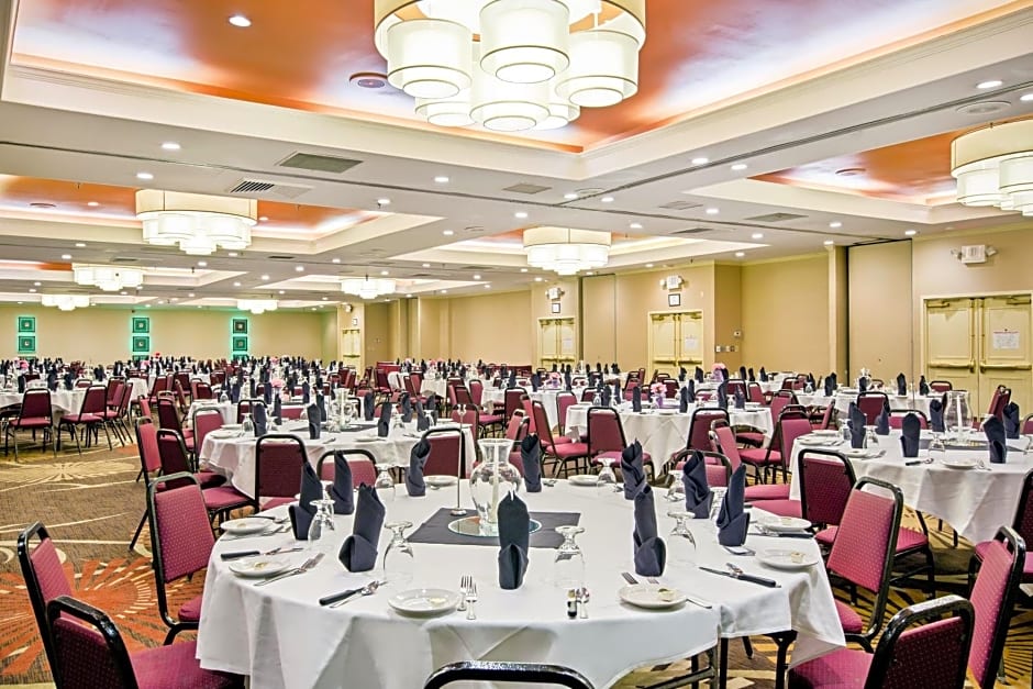 Holiday Inn Roanoke - Tanglewood Route 419 & I 581, an IHG Hotel