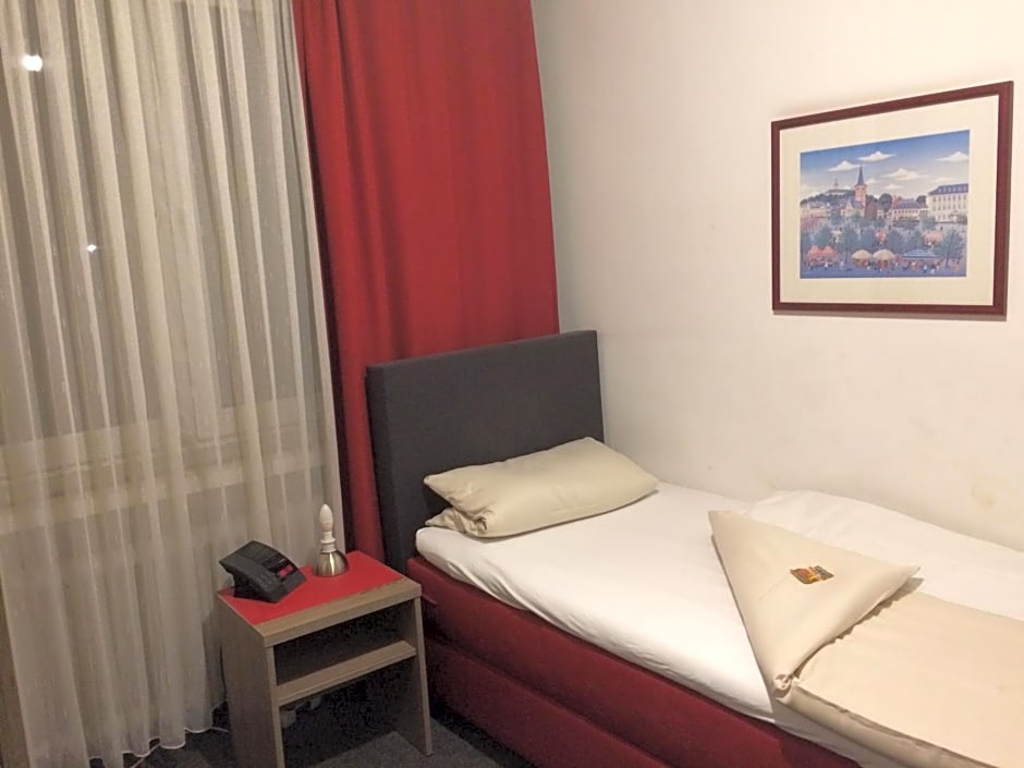 Central Hotel