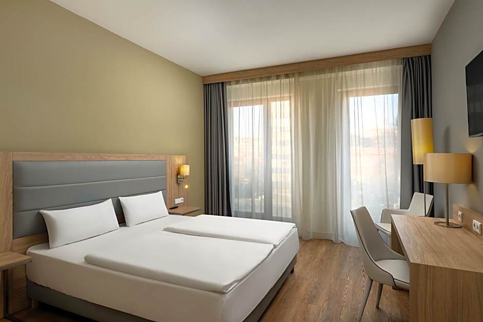 Akeah Verdi Budapest