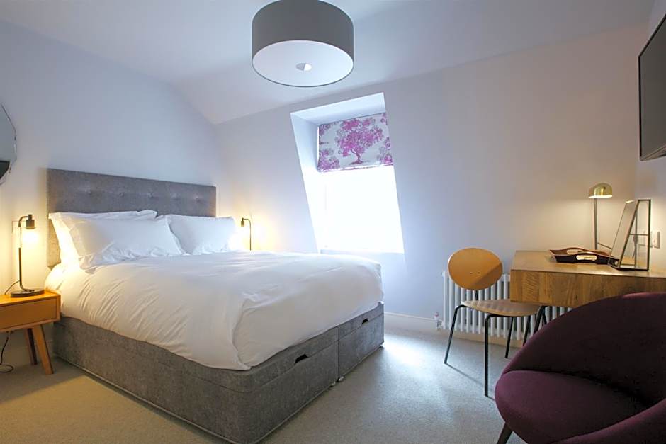 Photo 1 of 4 of Small Double Room
