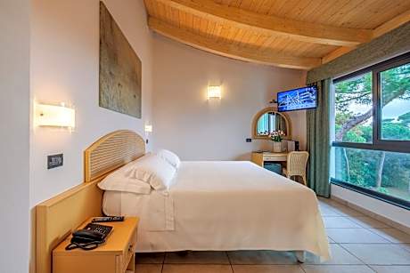 Superior Double Room, Balcony (1 Double Bed)