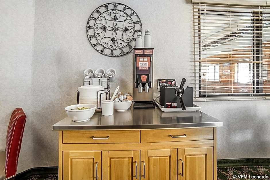 Yellowstone River Inn & Suites