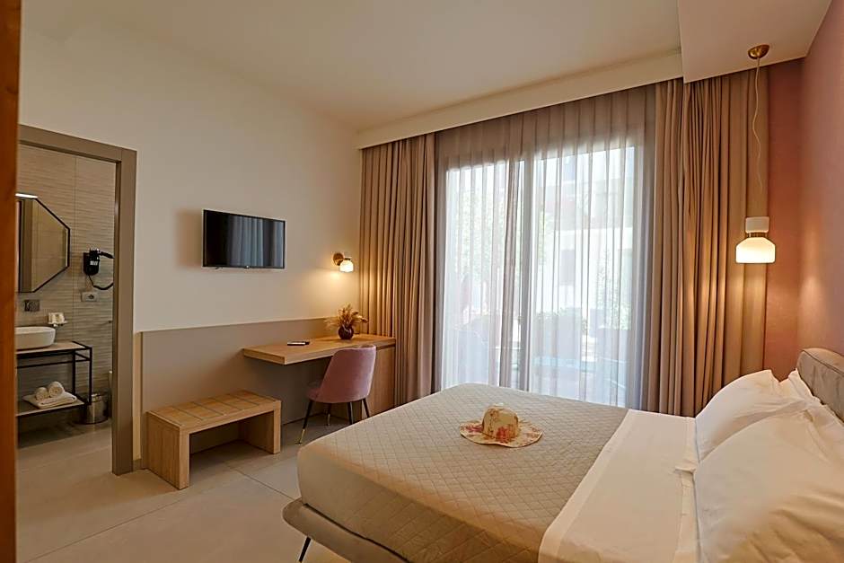 10 Catalani Rooms