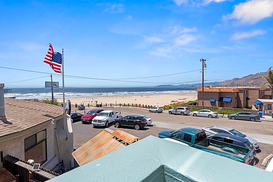 Beach House Inn & Suites