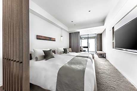 Standard Twin Room with No View and Lounge Access - Non-Smoking