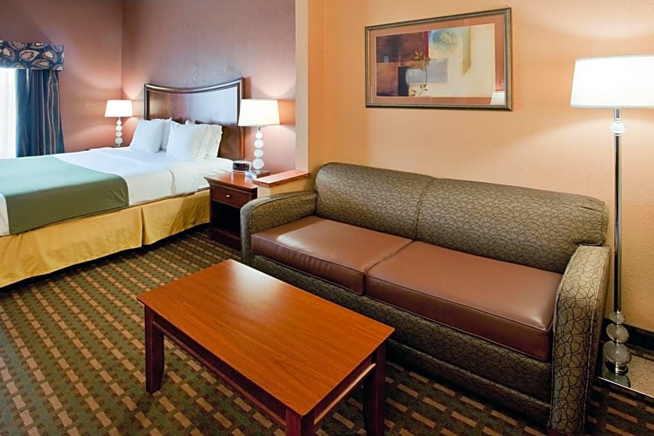 Holiday Inn Express Hotel & Suites Suffolk By IHG