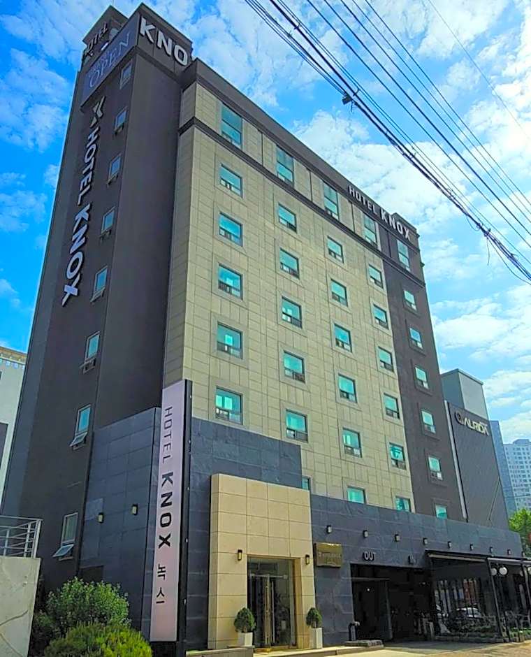 KNox Hotel