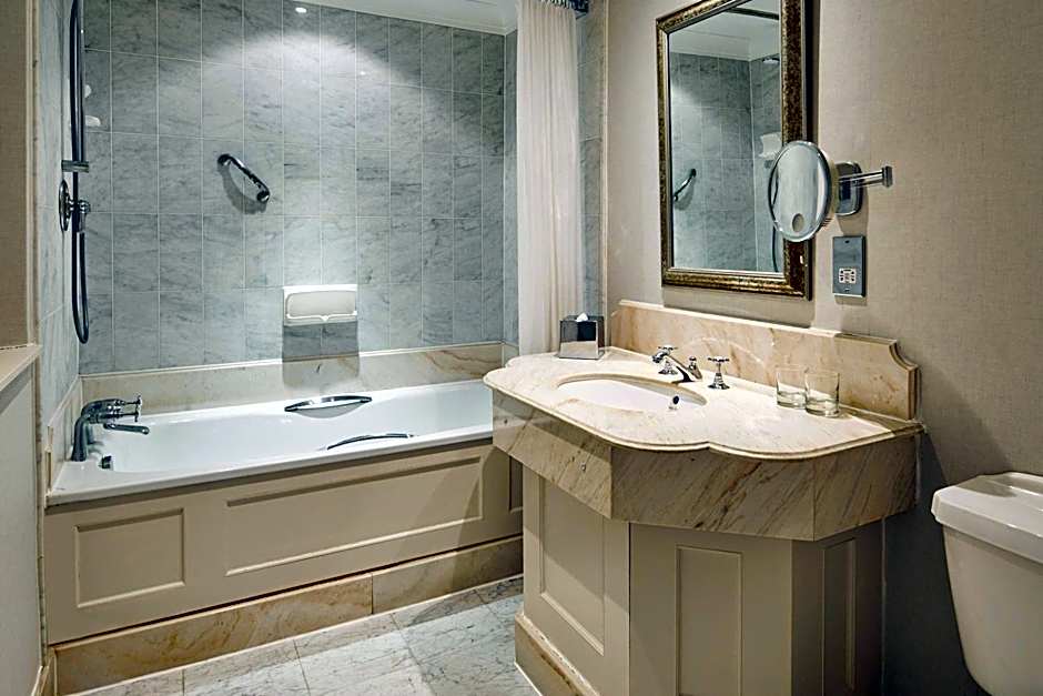 Hanbury Manor Marriott Hotel & Country Club