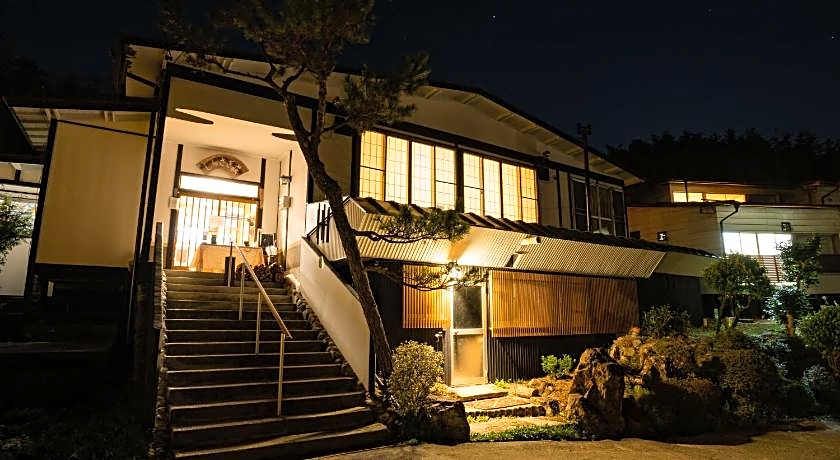 Ogute Lakeside Ryokan Shirasagiso