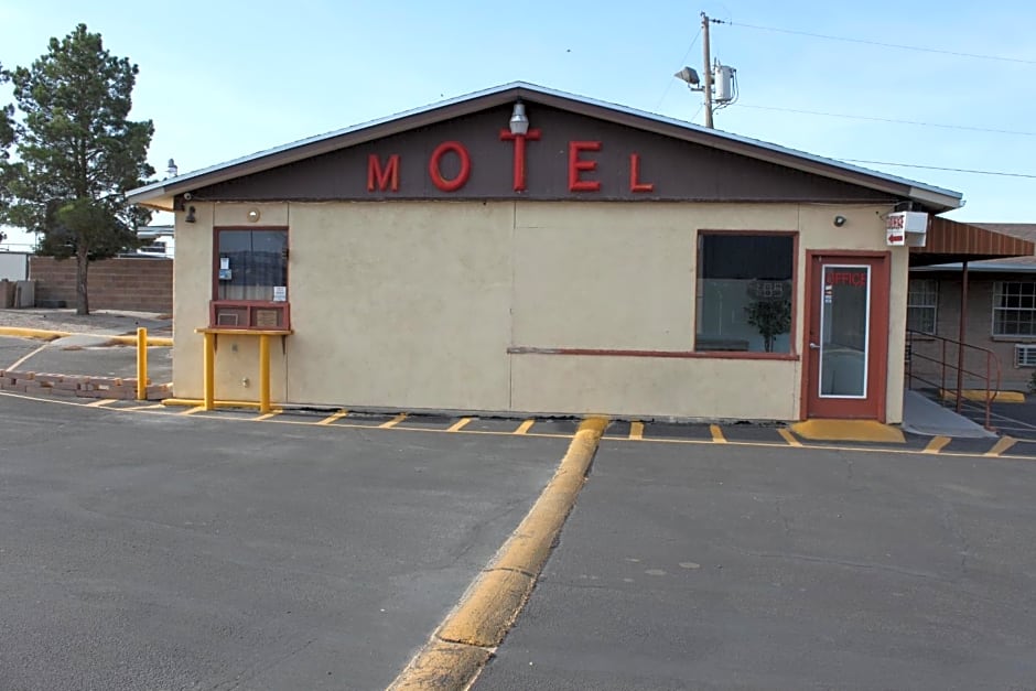 Deluxe Inn Motel