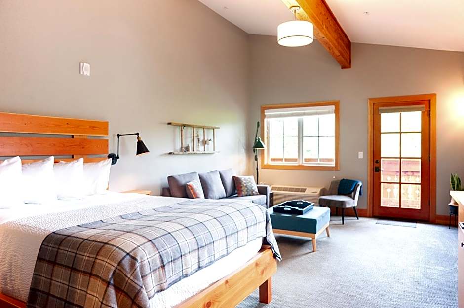 The Suites on Main