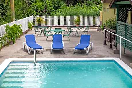 Pineapple Court Hotel