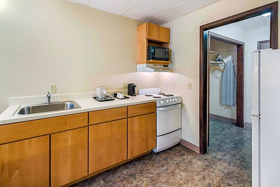 Clarion Hotel & Suites Fairbanks near Ft. Wainwright
