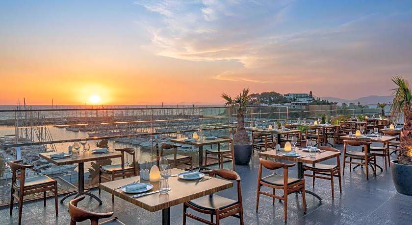 DoubleTree By Hilton Kusadasi