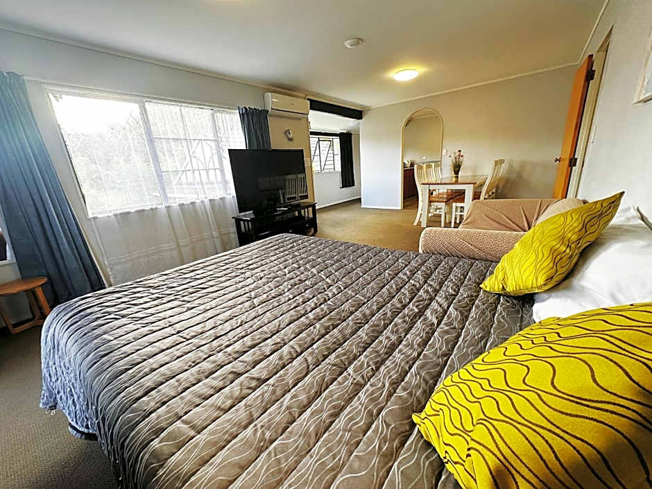 Kingswood Manor Motel