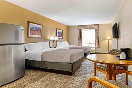 Efficiency Queen Room with Two Queen Beds - Non Smoking