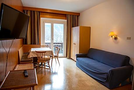 One-Bedroom Apartment with Balcony