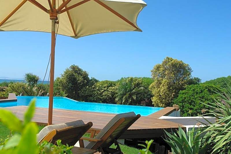 Diaz 15 House on the Bay