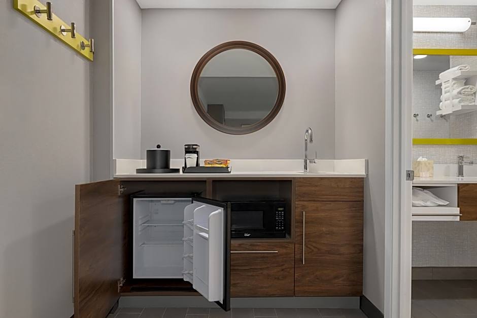 Hampton Inn & Suites by Hilton Toronto Downtown