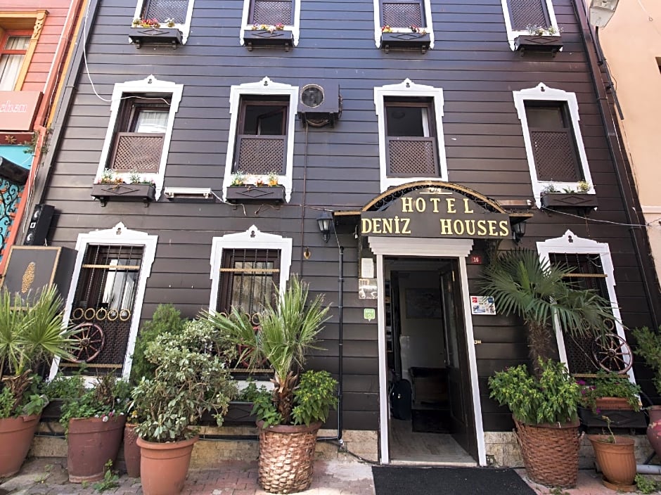 Deniz Houses