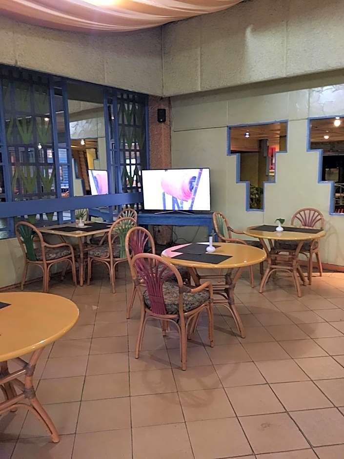 Chester Hotel & Suites