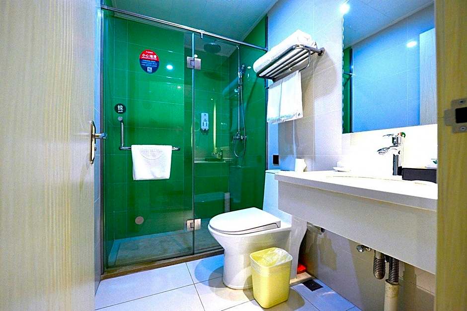 GreenTree Inn Dalian North Railway Station Express Hotel