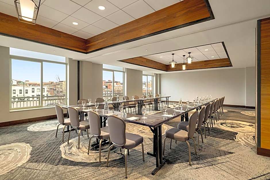 Hotel Indigo Naperville Riverwalk By IHG