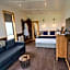 Oak Tree Inn