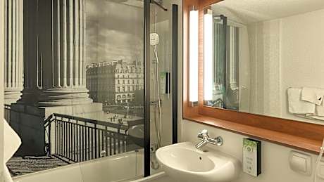 Standard Room - 1 Queen Bed