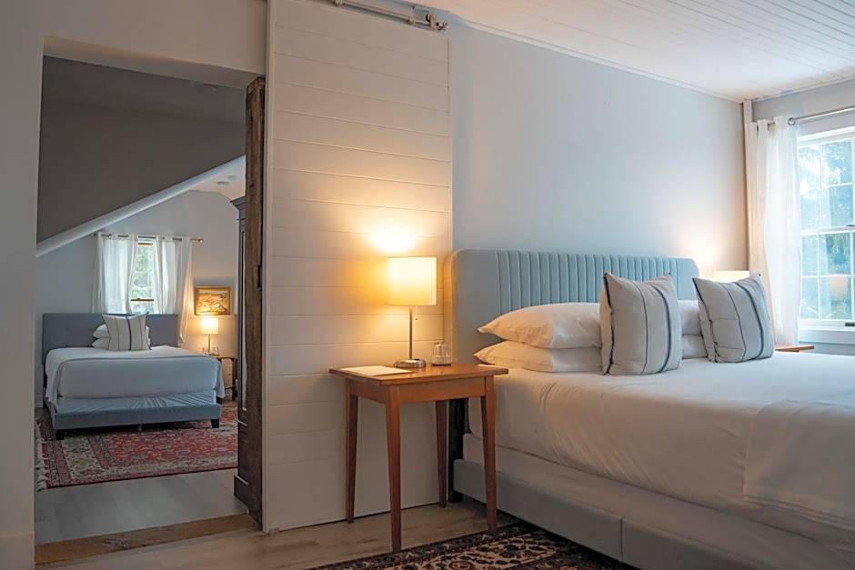South Landing Inn