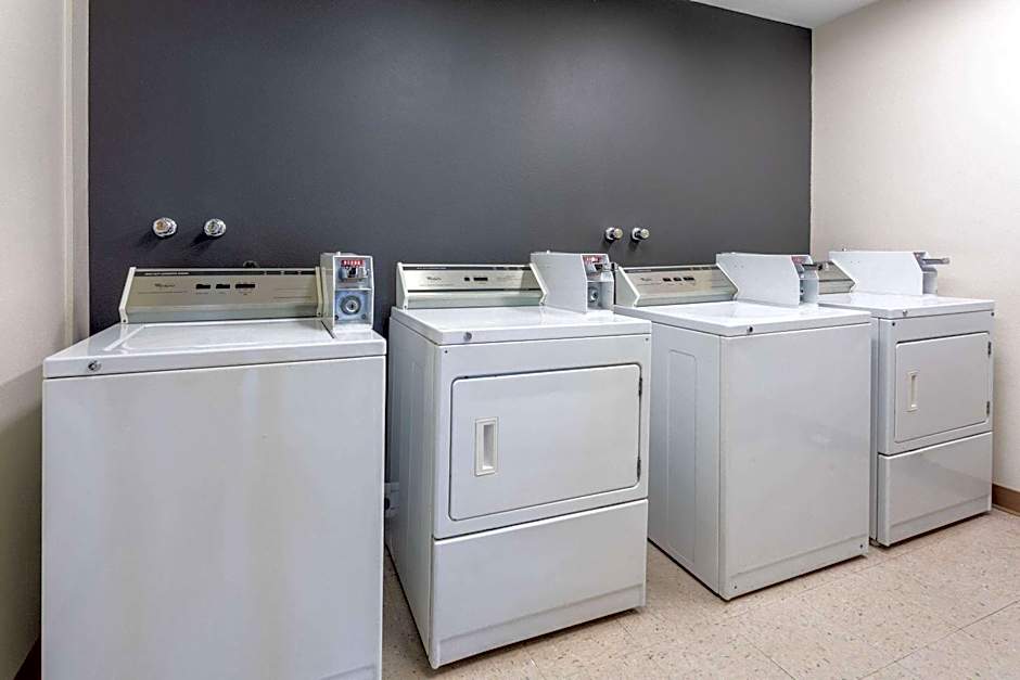 Super 8 by Wyndham Trois-Rivieres