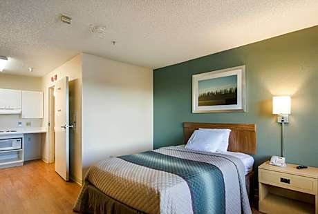 ADA Accessible Studio 1 Full Bed Non-Smoking