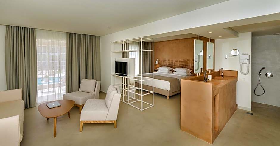Bitzaro Grande Hotel & Suites
