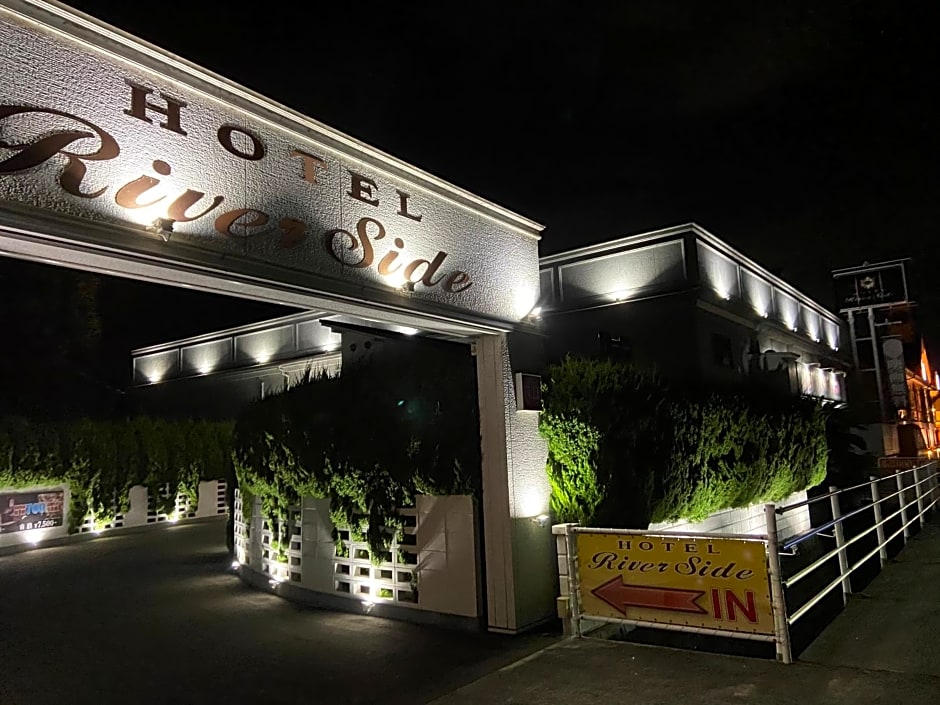 Foto 1 daripada 50 — リバーサイド