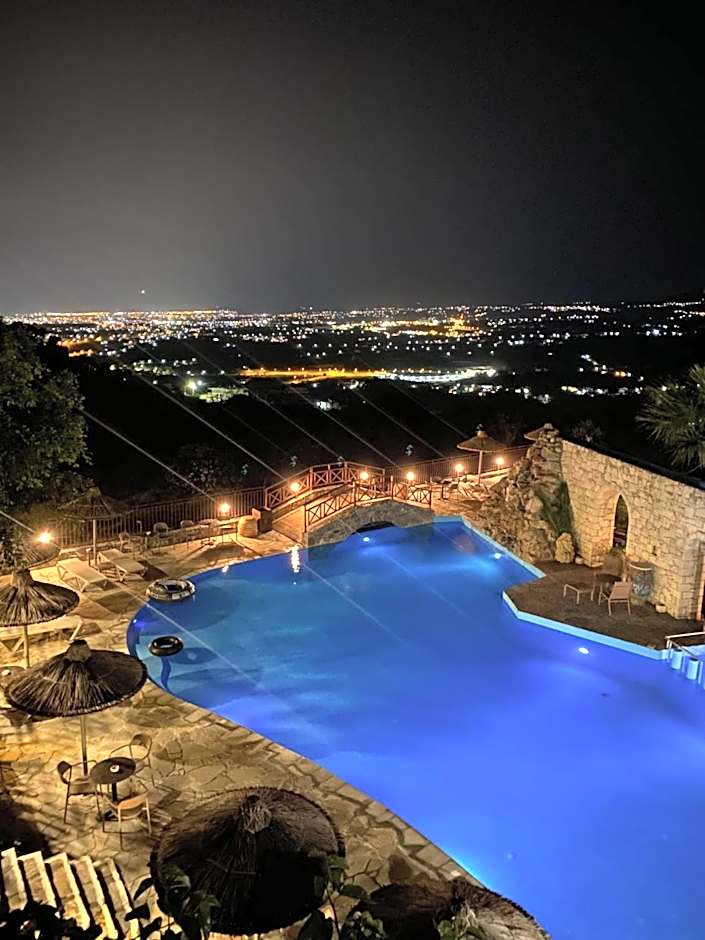 Arolithos Traditional Village Hotel