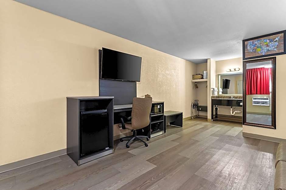 Econo Lodge Inn & Suites Santa Rosa