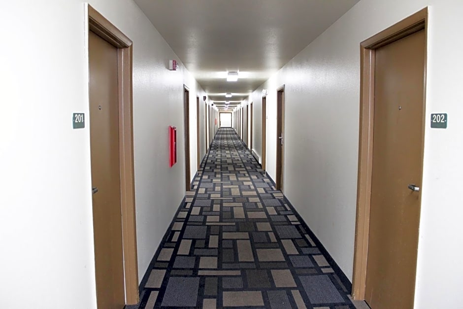 Knights Inn Grand Rapids East Airport
