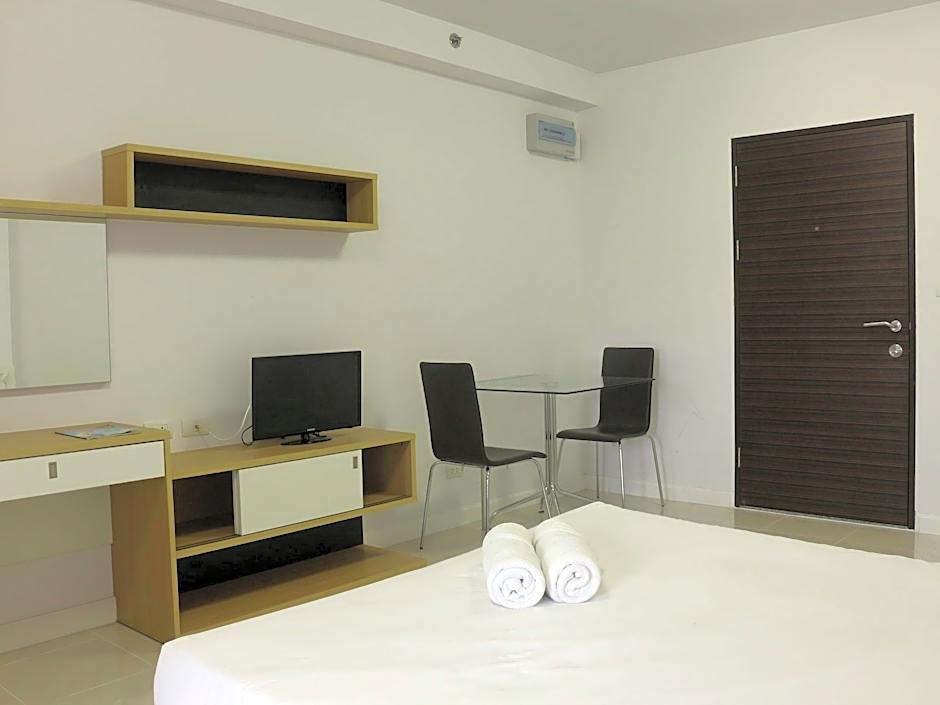 Beehive Phuket Oldtown Hostel