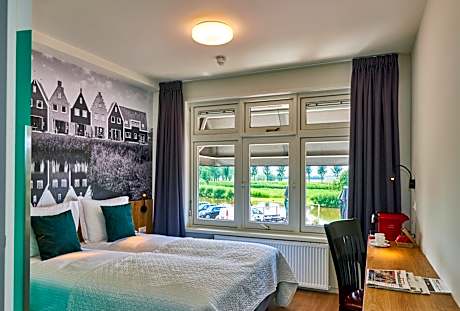 Superior Deluxe Double or Twin Room