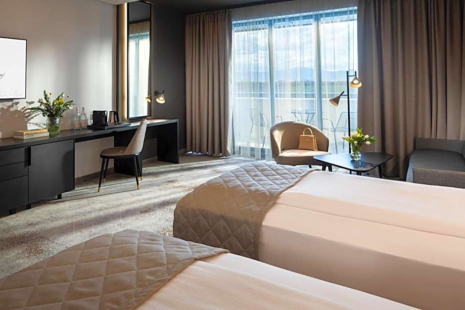 Kings' Valley Medical & Spa Hotel