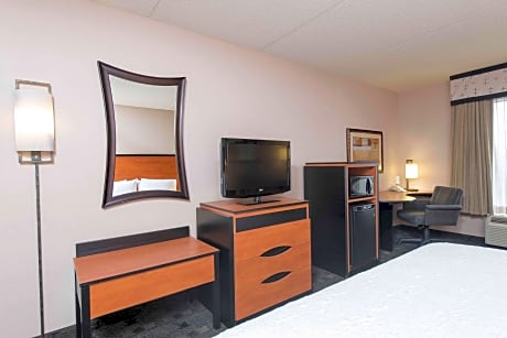 King Bed/Mini-Fridge/Microwave/Tub-Shower