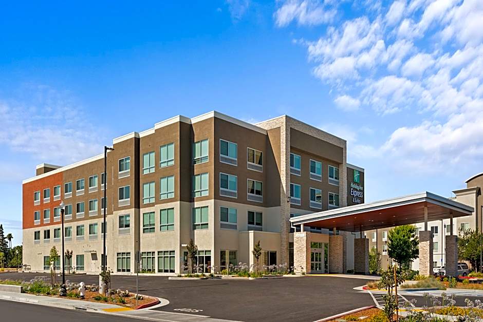Holiday Inn Express And Suites Suisun City Napa Valley Area By IHG