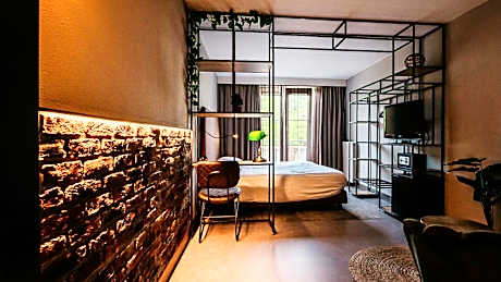 Hotel Room “Comfort” Plus (No pets allowed)