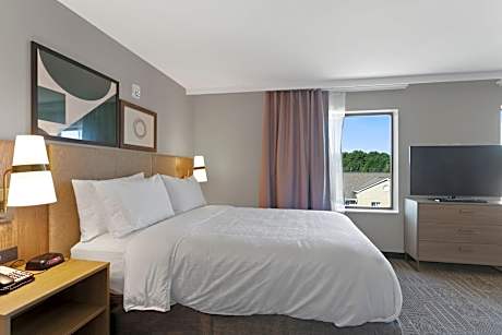 1 Queen Bed Studio Suite Jetted Tub