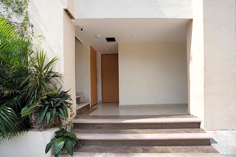 Hotel Ashly Loma Larga